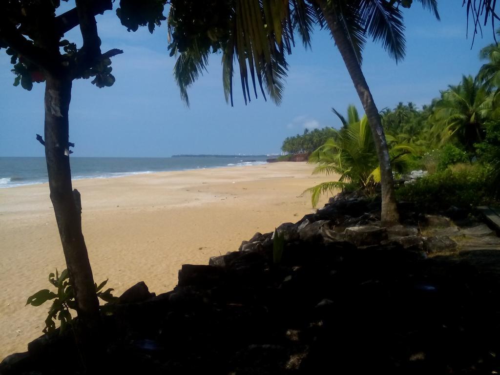 Ivory Coaste Hotel Kannur ภายนอก รูปภาพ